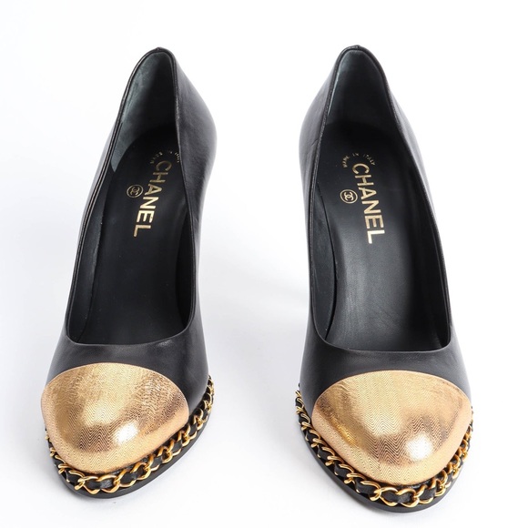 CHANEL VINTAGE HEELS - Picture 9 of 10
